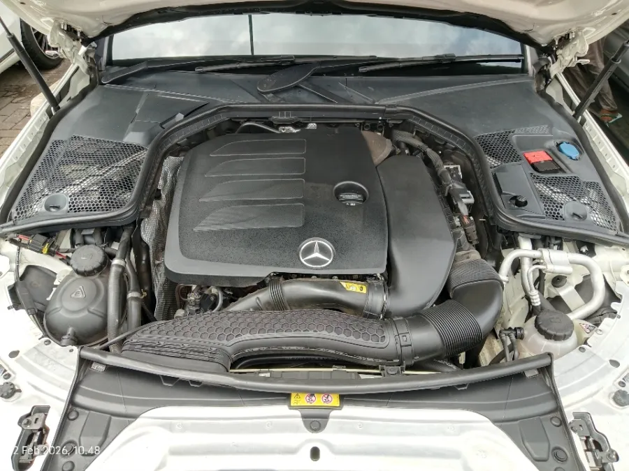 Foto Mobil Bekas Mesin Mercedes-Benz C200 1.5 tahun 2019