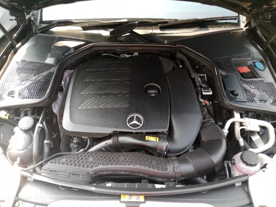 Foto Mobil Bekas Mesin Mercedes-Benz C200 1.5 tahun 2019