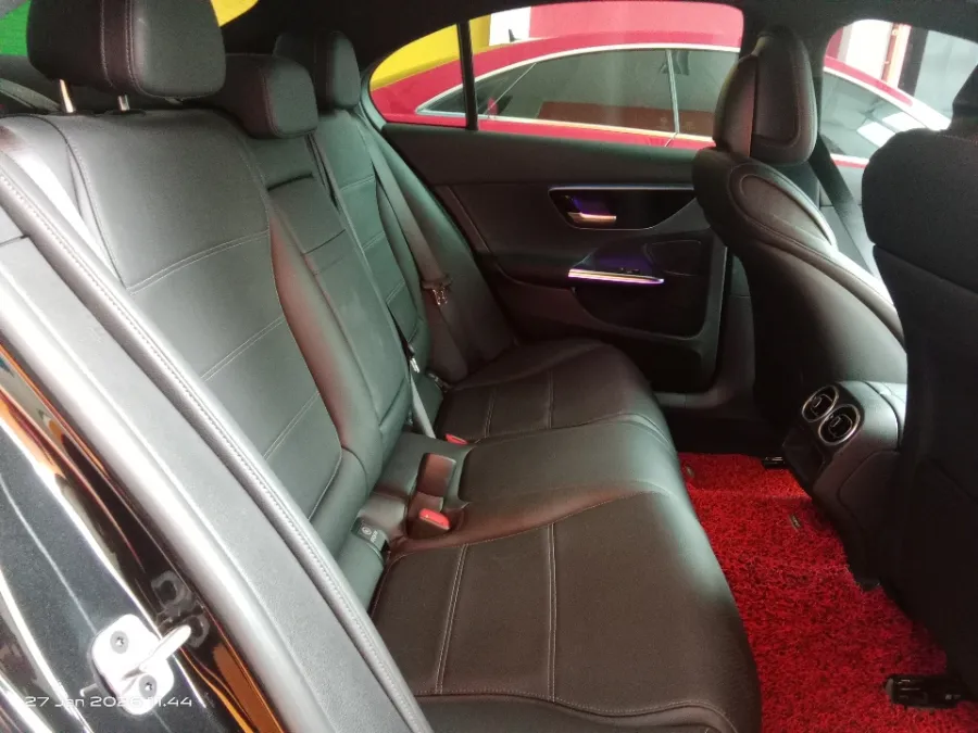 Foto Mobil Bekas Kabin Belakang Mercedes-Benz C200 1.5 tahun 2022