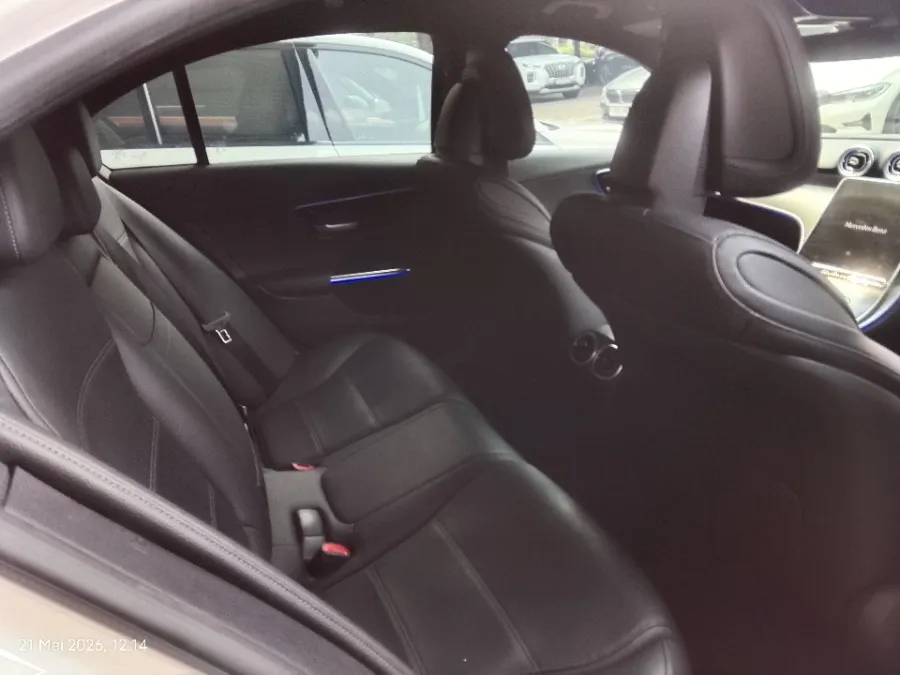 Foto Mobil Bekas Kabin Belakang Mercedes-Benz C200 1.5 tahun 2022