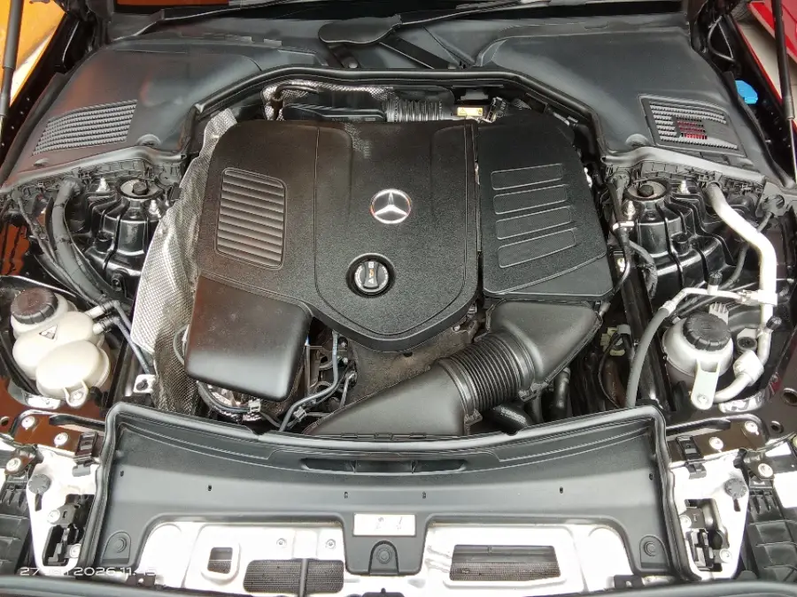 Foto Mobil Bekas Mesin Mercedes-Benz C200 1.5 tahun 2022