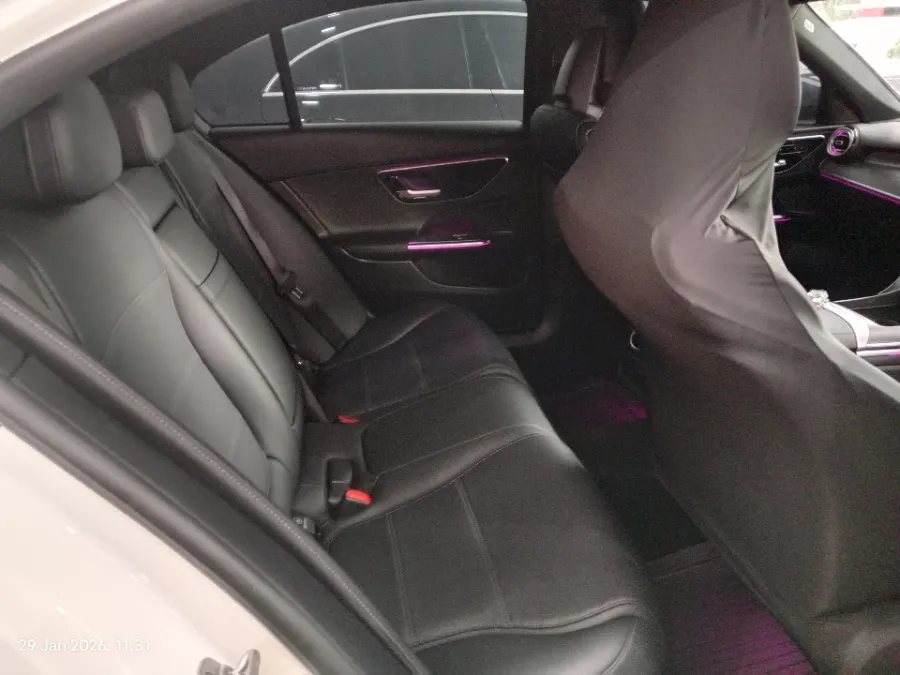 Foto Mobil Bekas Kabin Belakang Mercedes-Benz C200 1.5 tahun 2023