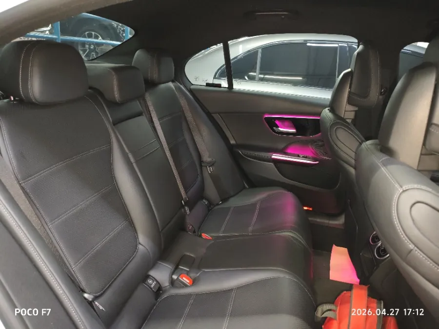 Foto Mobil Bekas Kabin Belakang Mercedes-Benz C200 1.5 tahun 2023