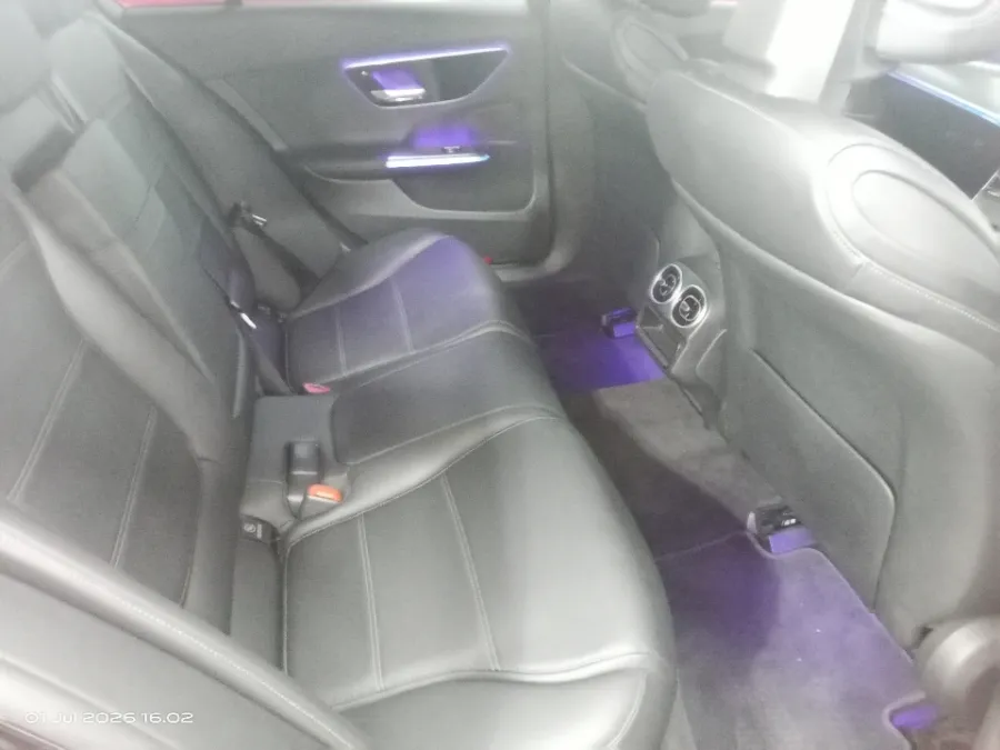 Foto Mobil Bekas Kabin Belakang Mercedes-Benz C200 1.5 tahun 2023