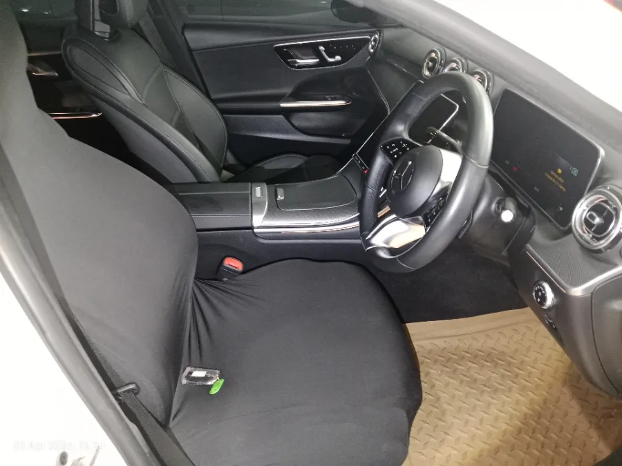Foto Mobil Bekas Kabin Depan Mercedes-Benz C200 1.5 tahun 2023