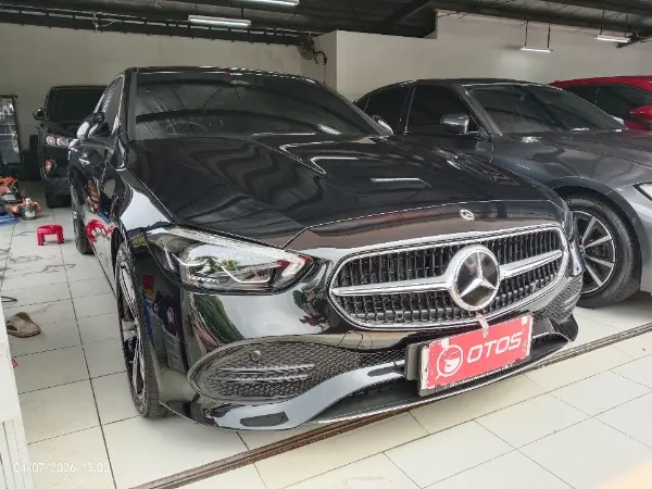 2023 Mercedes-Benz C200 1.5 - Foto 1 dari 6