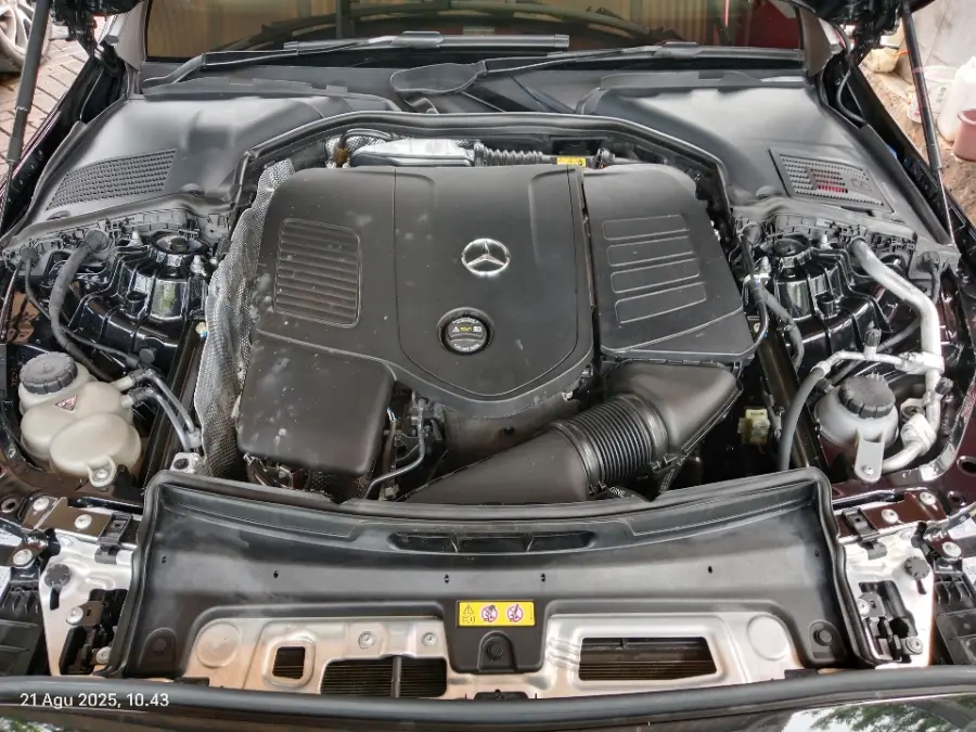 Foto Mobil Bekas Mesin Mercedes-Benz C200 1.5 tahun 2023