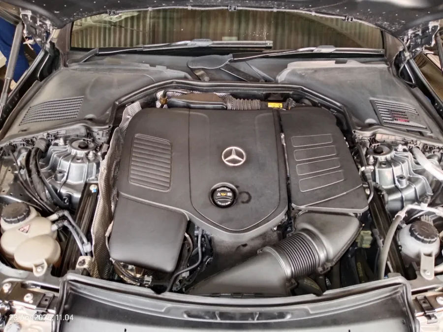 Foto Mobil Bekas Mesin Mercedes-Benz C200 1.5 tahun 2023