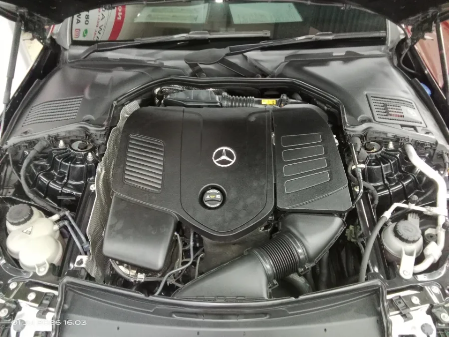 Foto Mobil Bekas Mesin Mercedes-Benz C200 1.5 tahun 2023