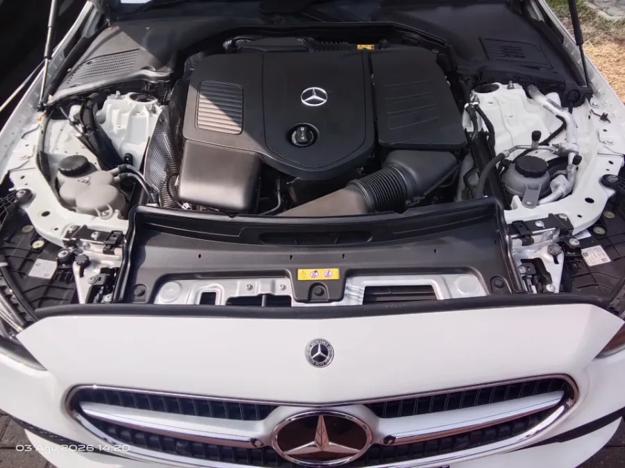Foto Mobil Bekas Mesin Mercedes-Benz C200 1.5 tahun 2023
