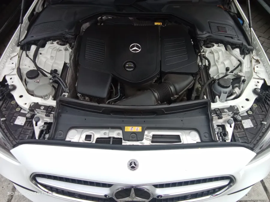 Foto Mobil Bekas Mesin Mercedes-Benz C200 1.5 tahun 2023