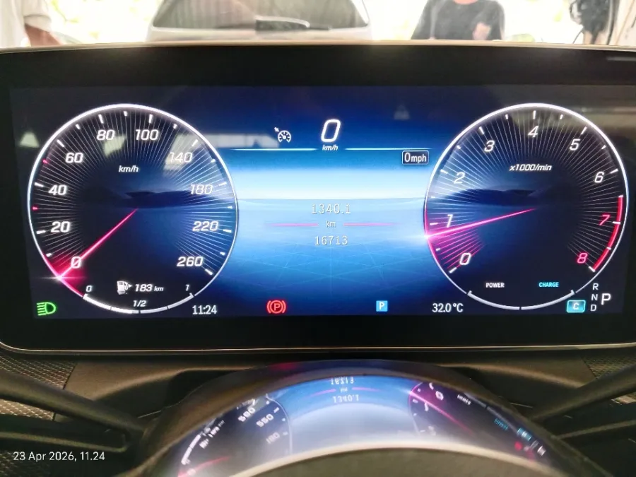 Foto Mobil Bekas Odometer Mercedes-Benz C200 1.5 tahun 2023