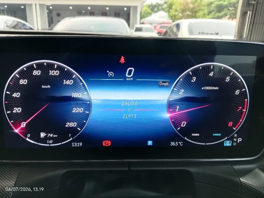 Foto Mobil Bekas Odometer Mercedes-Benz C200 1.5 tahun 2023