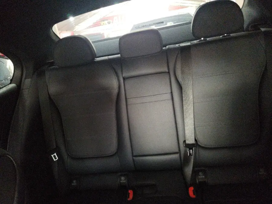 Foto Mobil Bekas Kabin Belakang Mercedes-Benz C200 1.5 tahun 2024