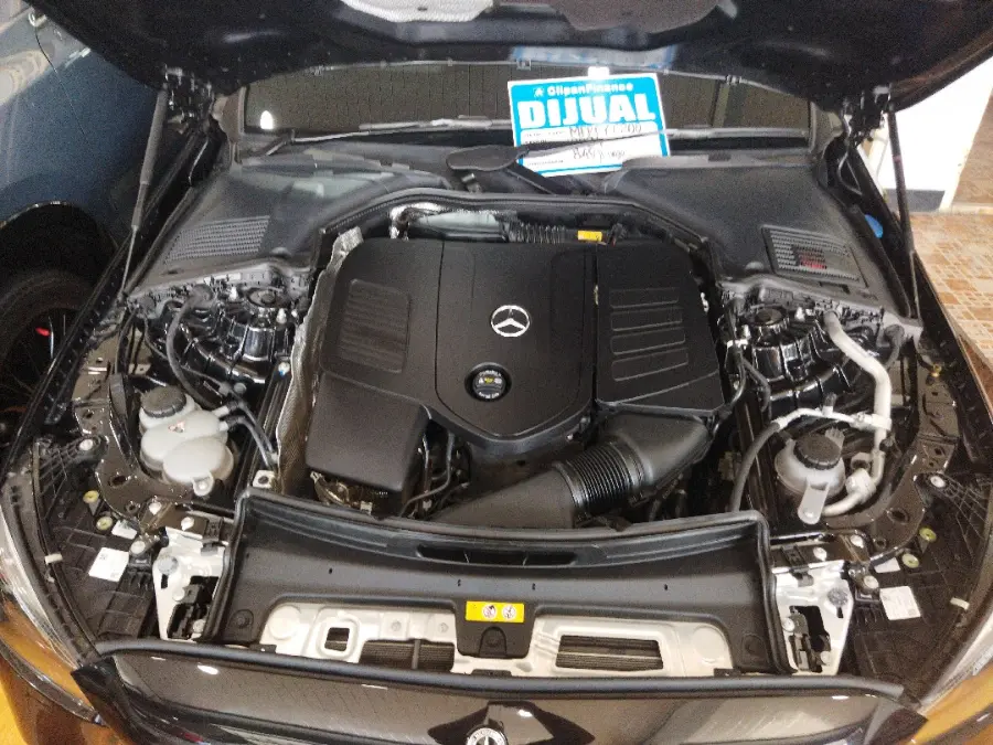 Foto Mobil Bekas Mesin Mercedes-Benz C200 1.5 tahun 2024