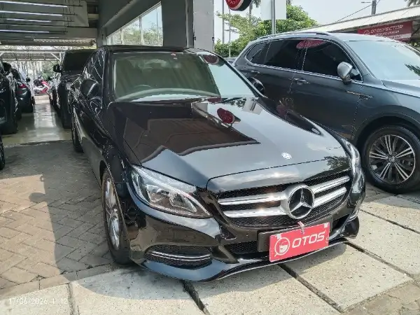 2015 Mercedes-Benz C200 2.0