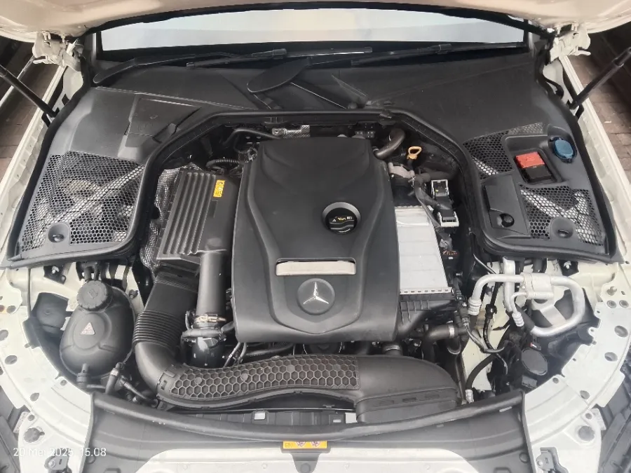 Foto Mobil Bekas Mesin Mercedes-Benz C200 2.0 tahun 2017