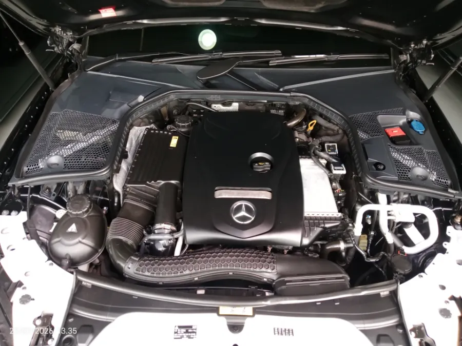 Foto Mobil Bekas Mesin Mercedes-Benz C200 2.0 tahun 2017