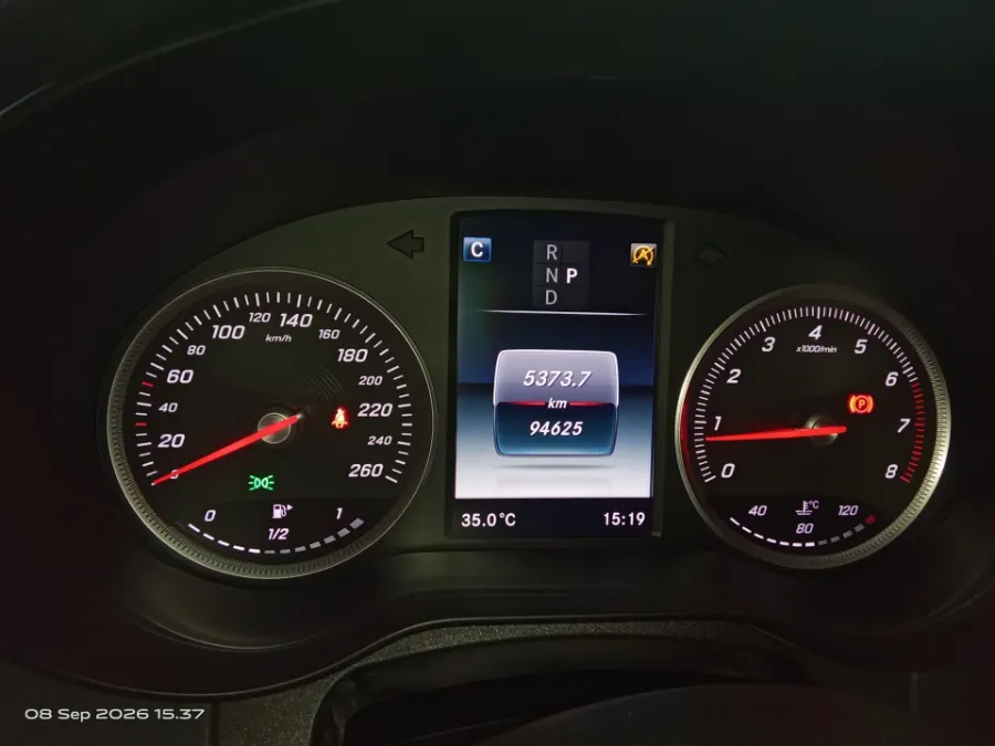 Foto Mobil Bekas Odometer Mercedes-Benz C200 2.0 tahun 2017