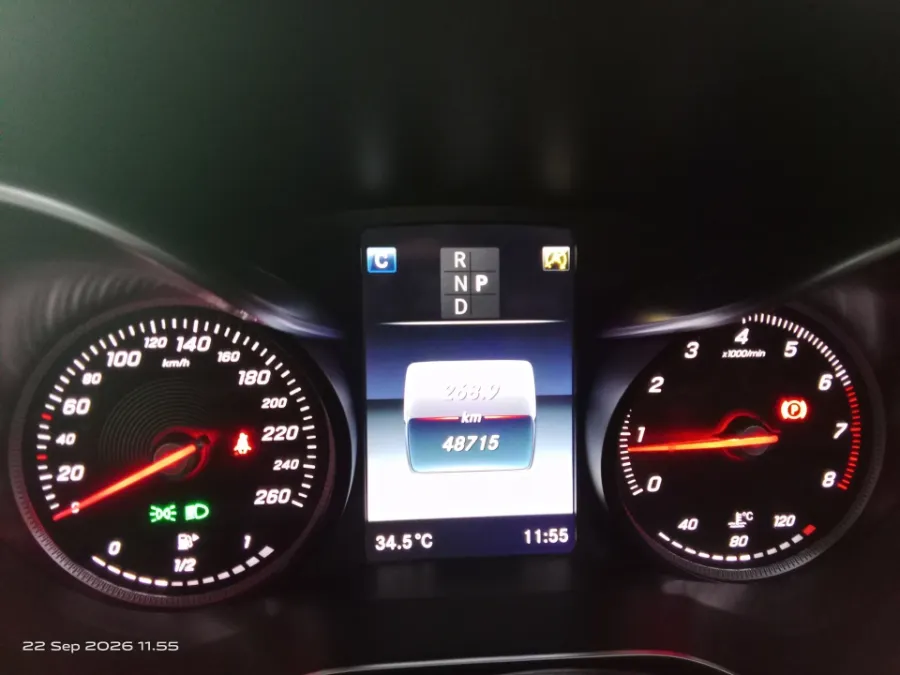 Foto Mobil Bekas Odometer Mercedes-Benz C200 2.0 tahun 2017