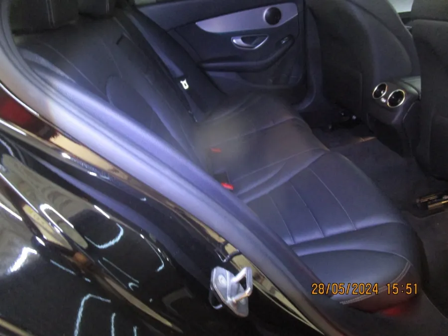 Foto Mobil Bekas Kabin Belakang Mercedes-Benz C200 2.0 tahun 2018