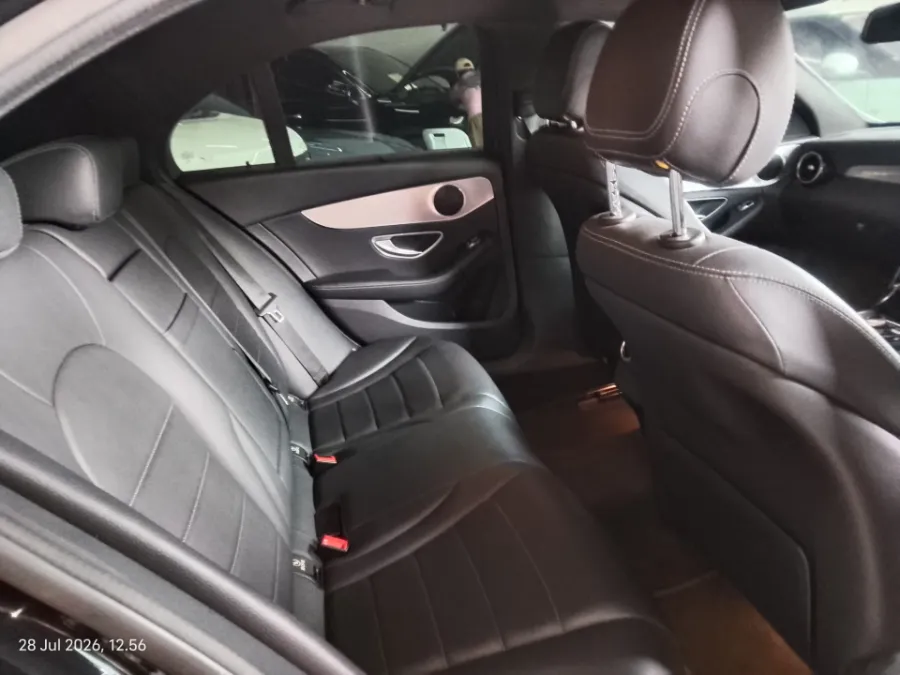 Foto Mobil Bekas Kabin Belakang Mercedes-Benz C200 2.0 tahun 2018