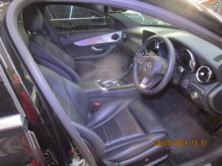 Foto Mobil Bekas Kabin Depan Mercedes-Benz C200 2.0 tahun 2018