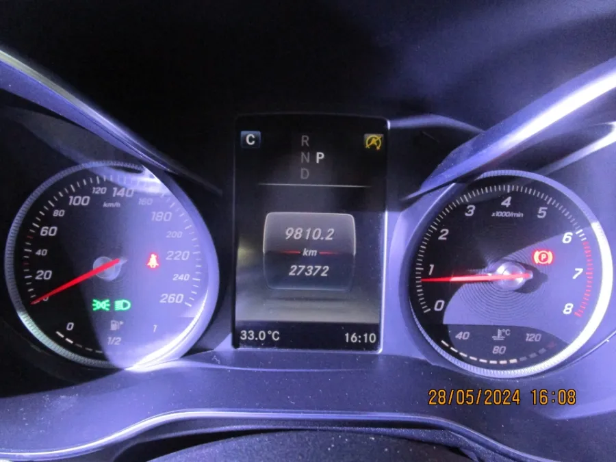 Foto Mobil Bekas Odometer Mercedes-Benz C200 2.0 tahun 2018