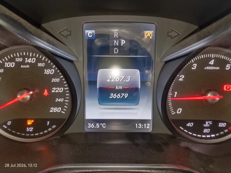 Foto Mobil Bekas Odometer Mercedes-Benz C200 2.0 tahun 2018