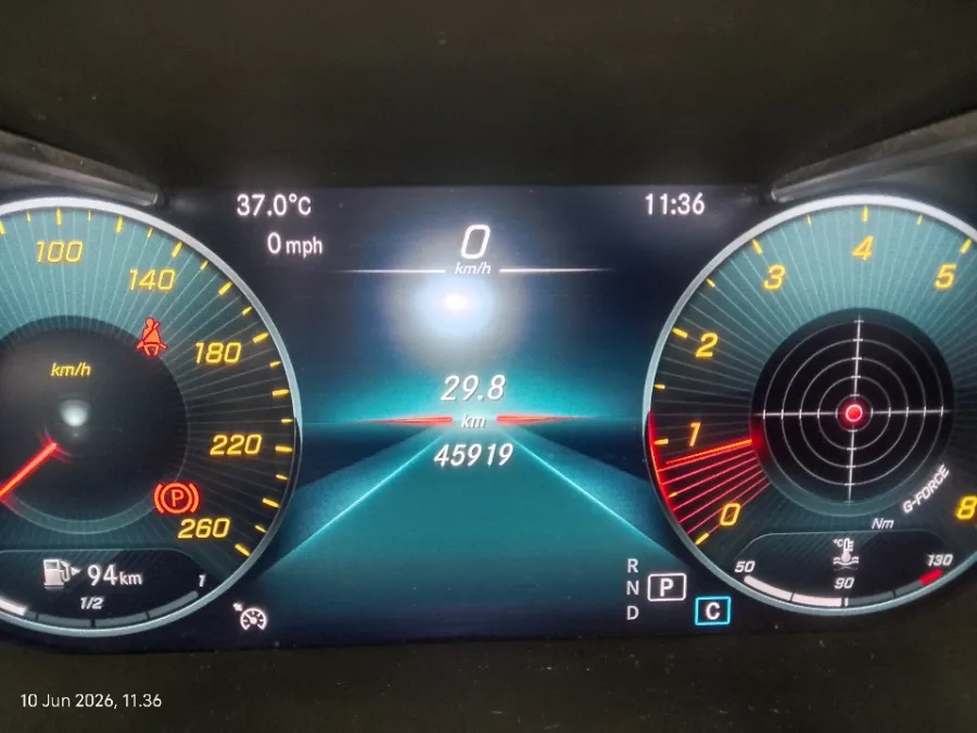 Foto Mobil Bekas Odometer Mercedes-Benz C200 2.0 tahun 2020