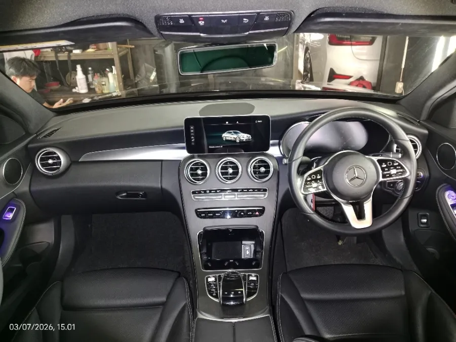 Foto Mobil Bekas Dashboard Mercedes-Benz C200 2.0 Avantgarde tahun 2019