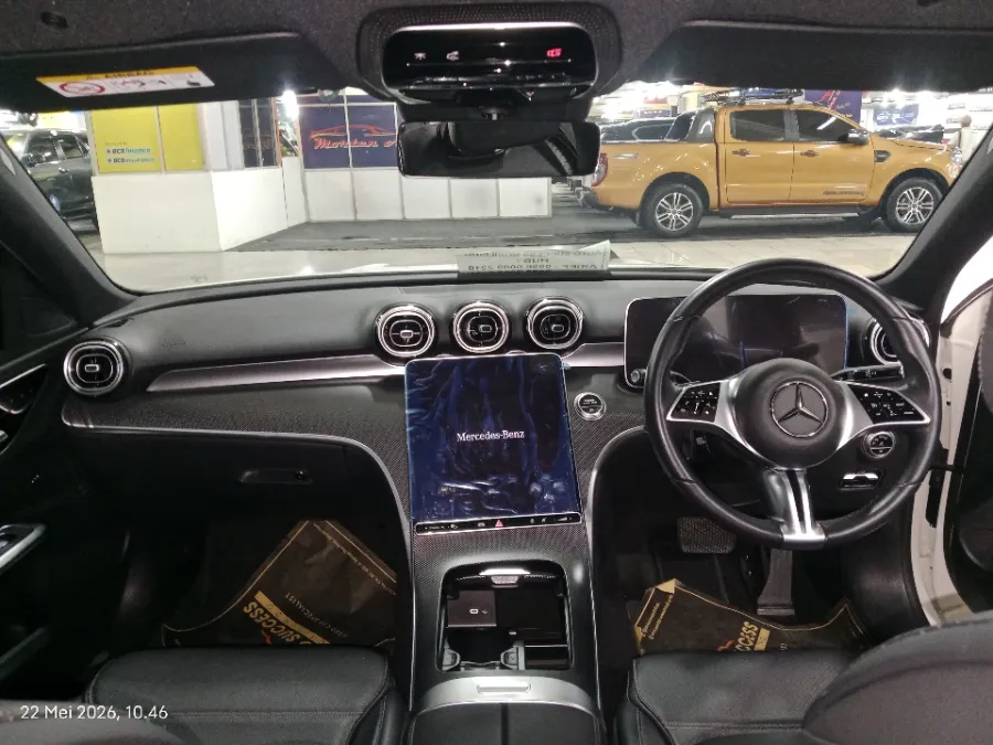 Foto Mobil Bekas Dashboard Mercedes-Benz C200 2.0 Avantgarde tahun 2022