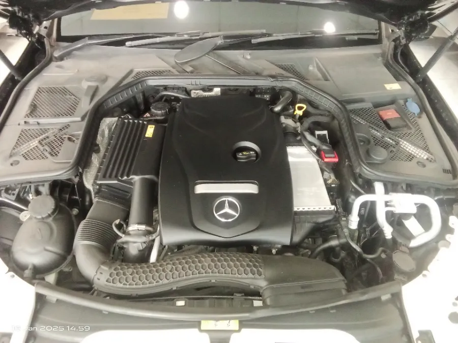Foto Mobil Bekas Mesin Mercedes-Benz C200 2.0 W205 tahun 2014