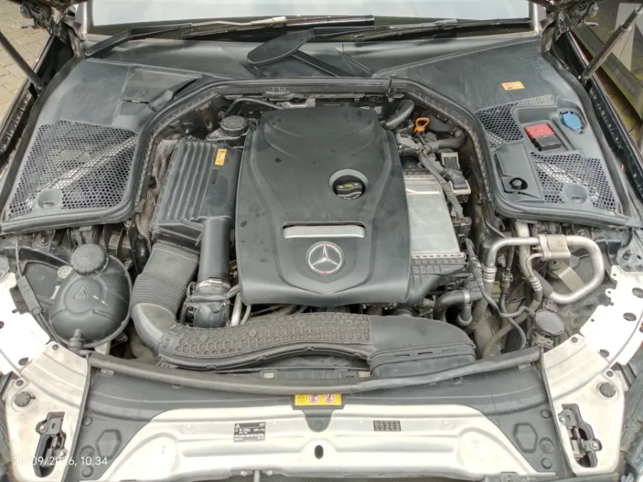 Foto Mobil Bekas Mesin Mercedes-Benz C200 2.0 W205 tahun 2016