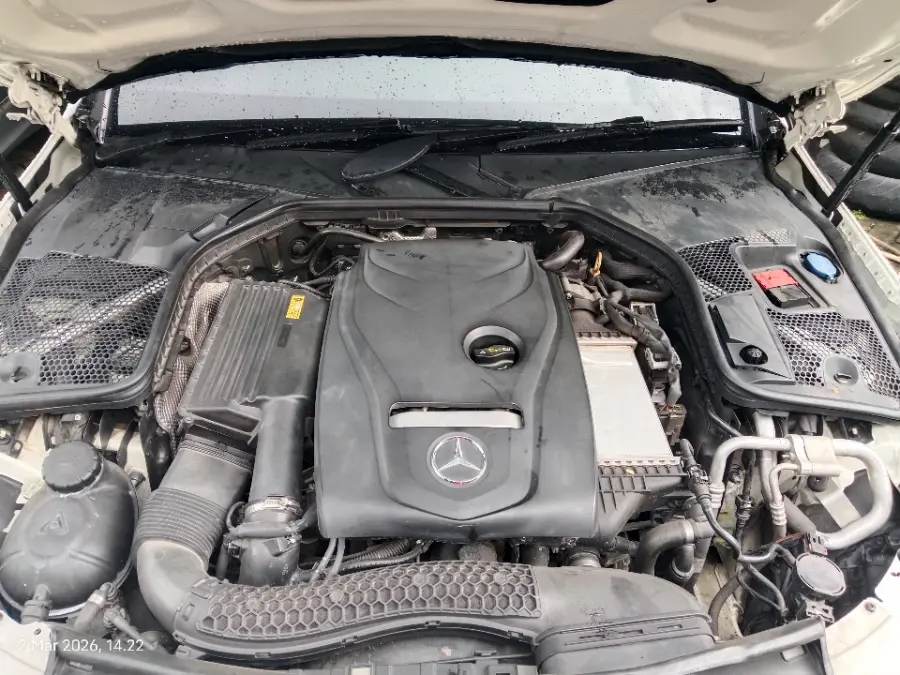 Foto Mobil Bekas Mesin Mercedes-Benz C200 2.0 W205 tahun 2018