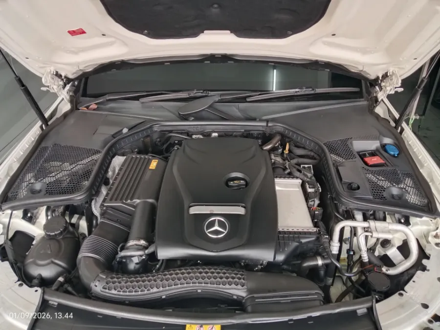 Foto Mobil Bekas Mesin Mercedes-Benz C200 2.0 W205 tahun 2018