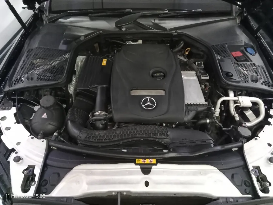 Foto Mobil Bekas Mesin Mercedes-Benz C200 2.0 W205 tahun 2018