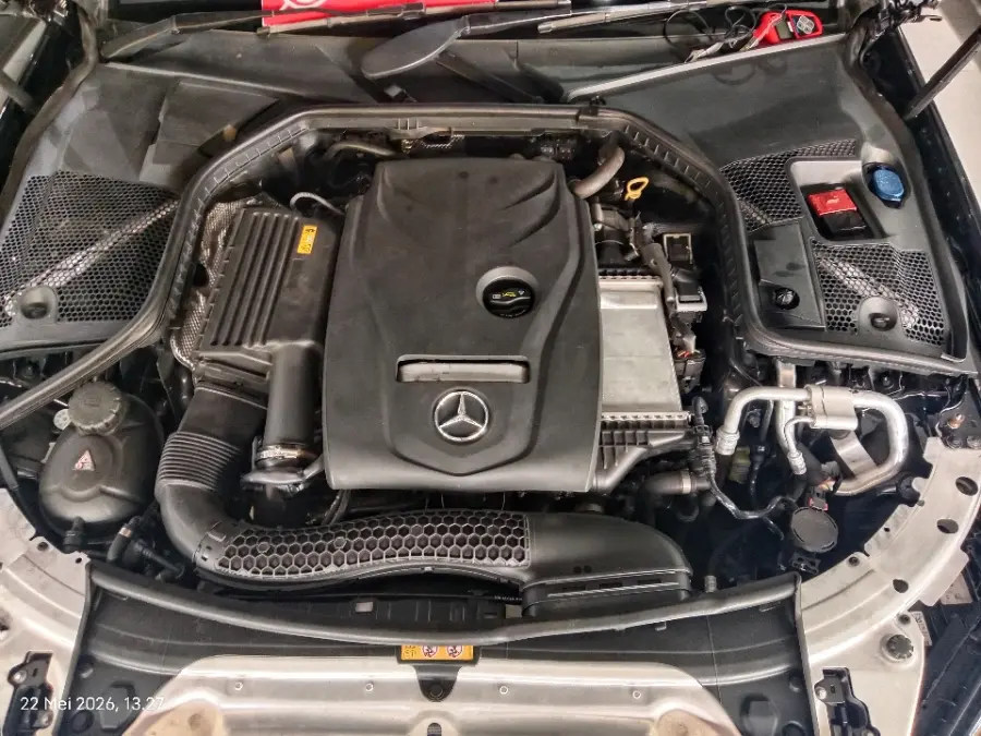Foto Mobil Bekas Mesin Mercedes-Benz C200 2.0 W205 tahun 2018