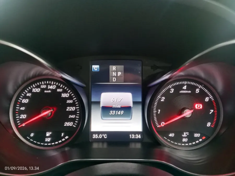 Foto Mobil Bekas Odometer Mercedes-Benz C200 2.0 W205 tahun 2018