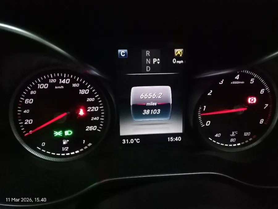 Foto Mobil Bekas Odometer Mercedes-Benz C200 2.0 W205 tahun 2018