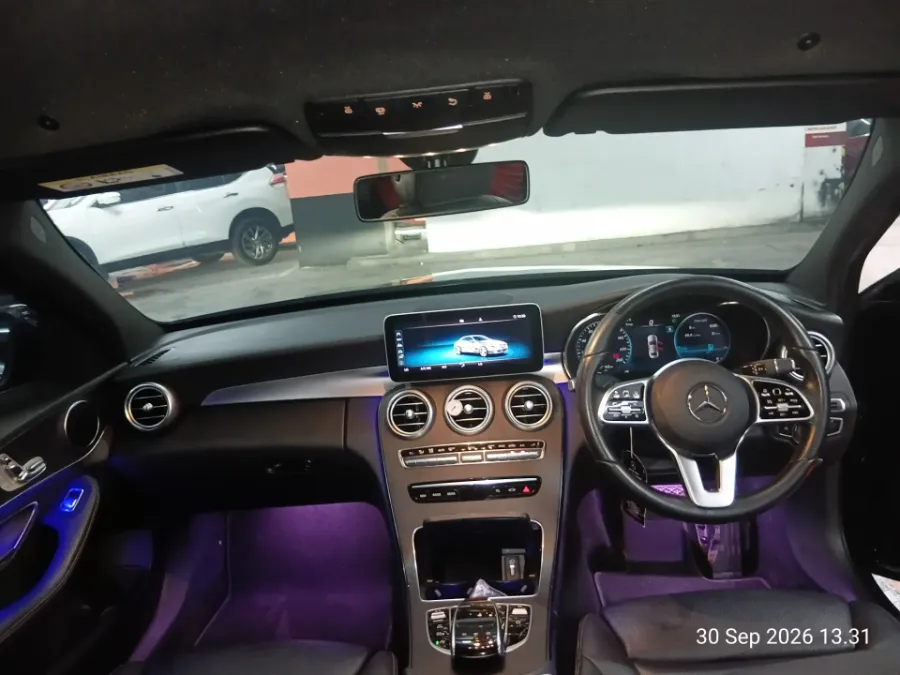 Foto Mobil Bekas Dashboard Mercedes-Benz C200 2.0 W205 tahun 2020