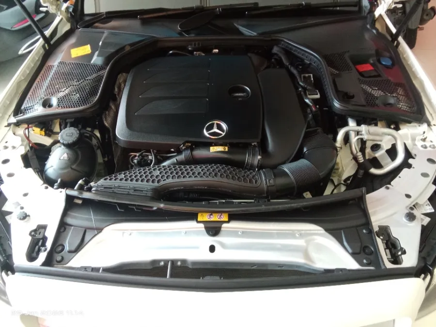 Foto Mobil Bekas Mesin Mercedes-Benz C200 2.0 W205 tahun 2020