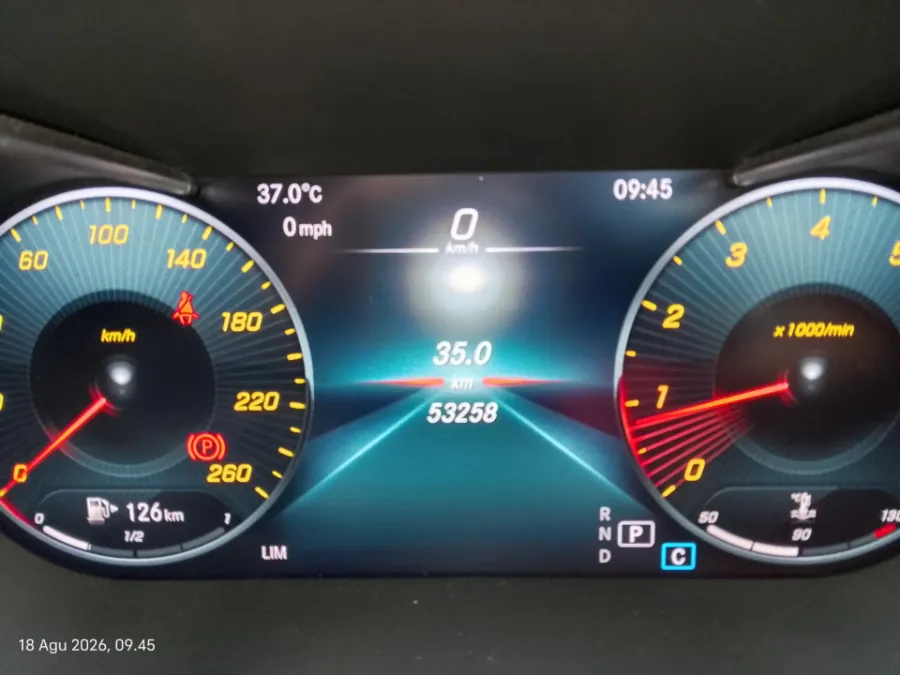 Foto Mobil Bekas Odometer Mercedes-Benz C200 2.0 W205 tahun 2020