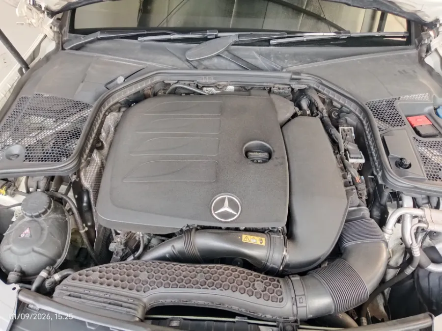 Foto Mobil Bekas Mesin Mercedes-Benz C200 2.0 W205 tahun 2021