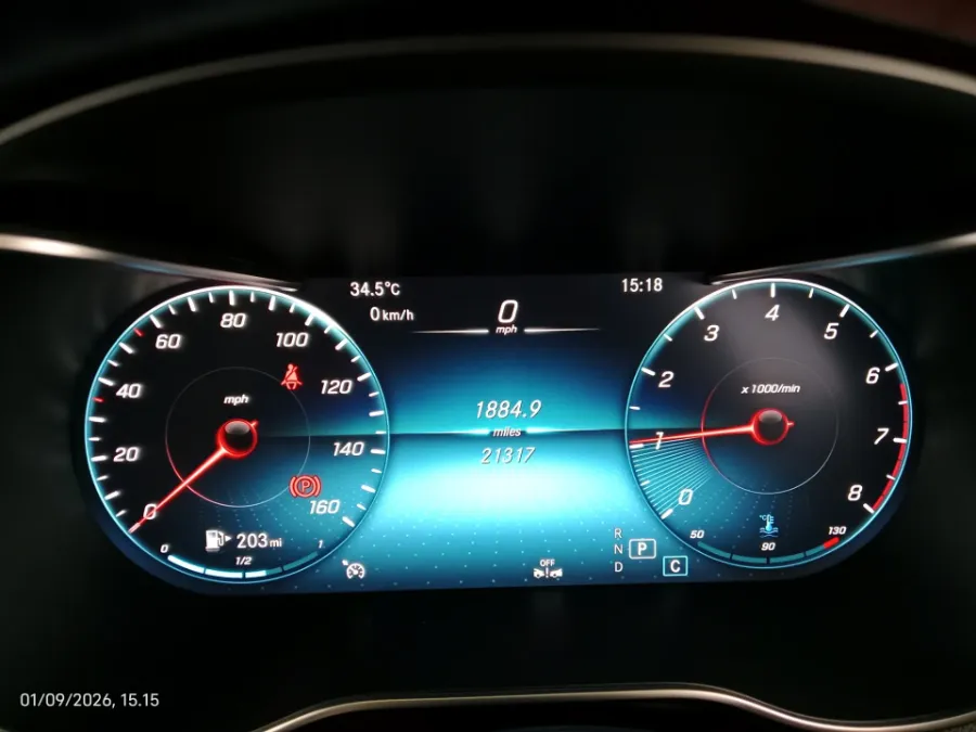 Foto Mobil Bekas Odometer Mercedes-Benz C200 2.0 W205 tahun 2021