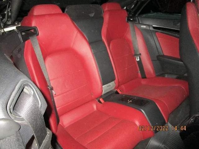Foto Mobil Bekas Kabin Belakang Mercedes-Benz C240 2.0 tahun 2013