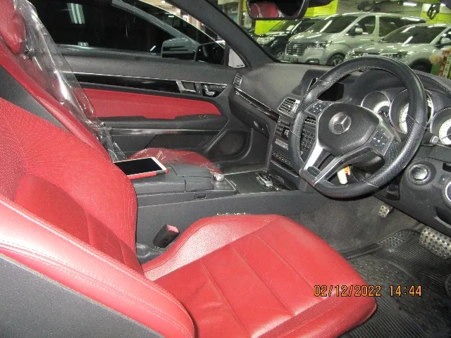 Foto Mobil Bekas Kabin Depan Mercedes-Benz C240 2.0 tahun 2013