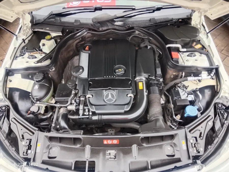 Foto Mobil Bekas Mesin Mercedes-Benz C250 1.8 CGI tahun 2014