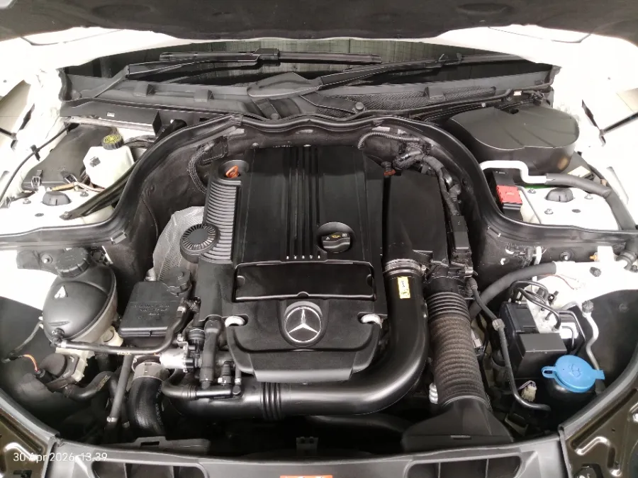 Foto Mobil Bekas Mesin Mercedes-Benz C250 1.8 CGI tahun 2014