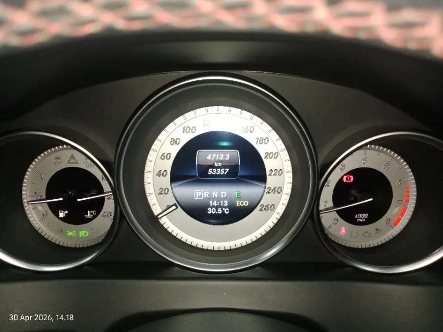 Foto Mobil Bekas Odometer Mercedes-Benz C250 1.8 CGI tahun 2014